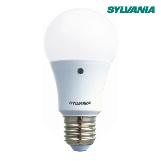 Ampoule led standard avec capteur crépusculaire toledo light-sense e27 8,5w 806 lm 2700k lumière chaude sylvania