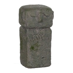 estatua gris 10x9.5x17.5cm