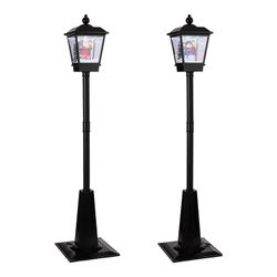 Modelos variados de candeeiros de rua decorativos. Medidas 30 X 30 X 150cm